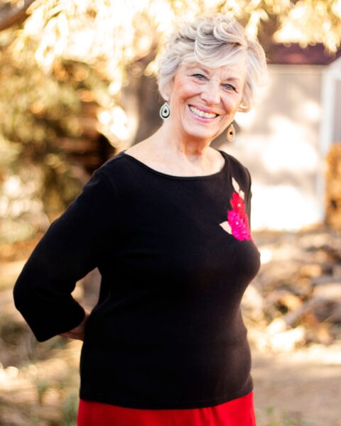 Marlys three quarter